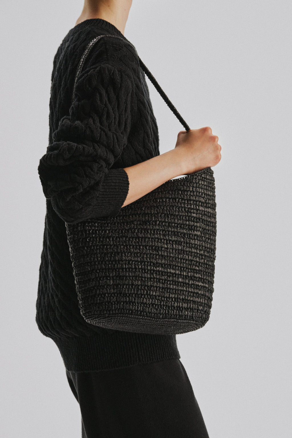 Alma Shoulder Raffia Bag